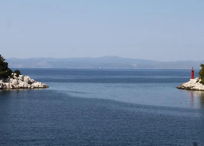 By The Sea Zaklopatica, - 8393 * Lastovo