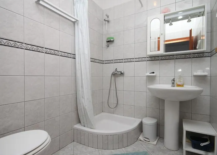 By The Sea Zaklopatica, - 8393 * Lastovo