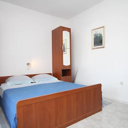 By The Sea Zaklopatica, - 8393 *