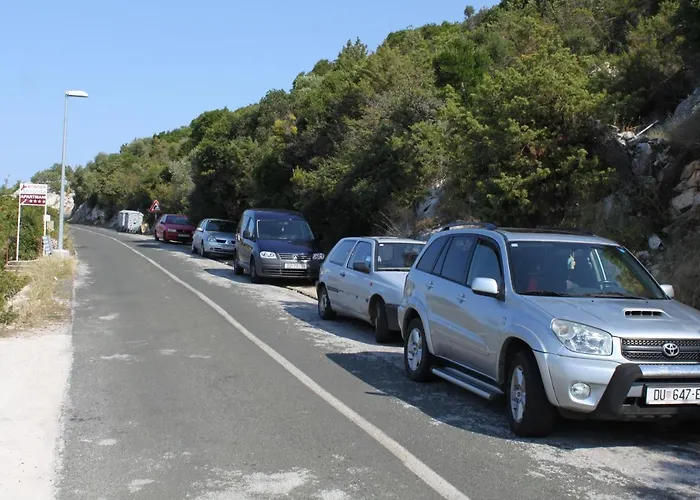 By The Sea Zaklopatica, - 8393 アパート *