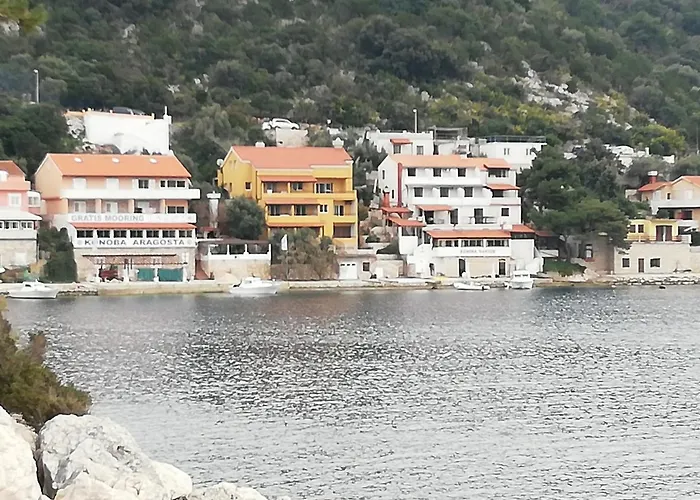 By The Sea Zaklopatica, - 8393 アパート *