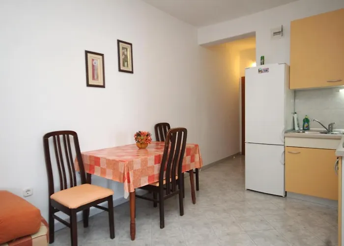 By The Sea Zaklopatica, - 8393 * Lastovo